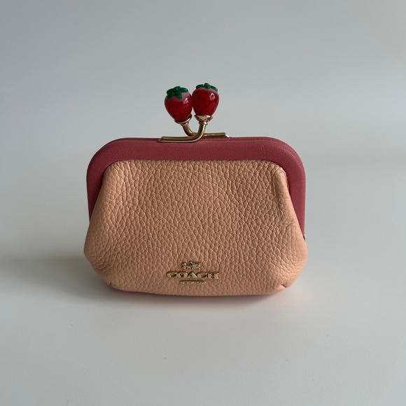 Coach Handbags - Coach Nora Kisslock Card Case Pink Pebbled Leather Coin Purse C8334